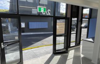 Office unit with mezzanine in Mt. Wellington