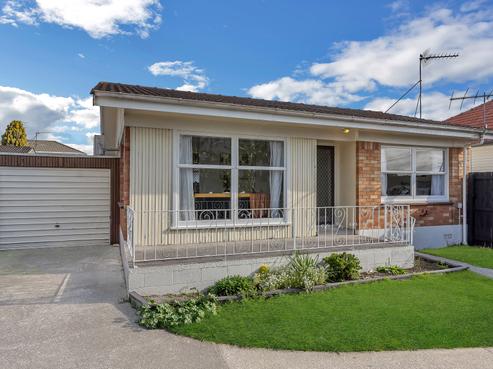 2/54 East Street, Papakura