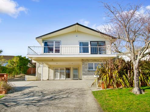 69 Holborn Drive, Stokes Valley