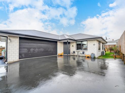 13 Woodlands Road, Parkside