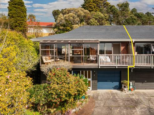 1/10 The Grove, Titirangi