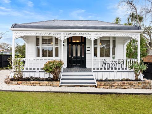 54 Eskdale Road, Birkdale