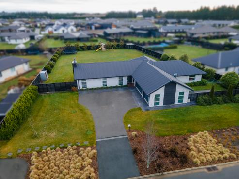90 Silver Peaks Drive, West Melton