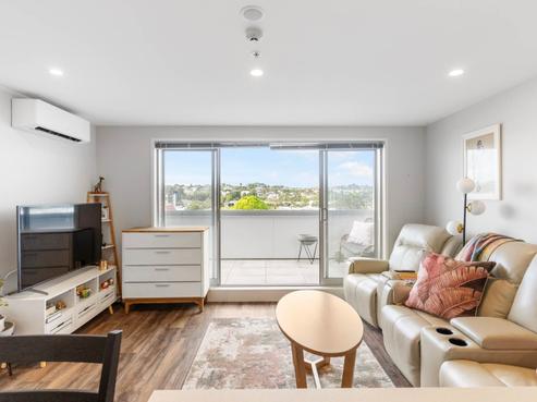 403/25 Bute Road, Browns Bay