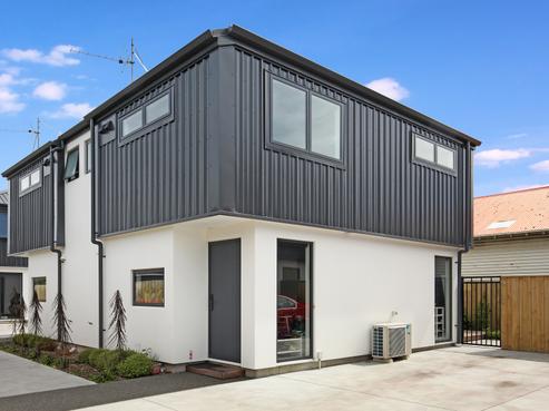 2/135 Hills Road, Edgeware