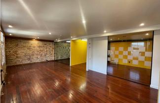 Stylish Space in Galatos