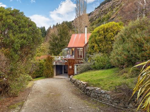15 Evergreen Place, Fernhill/Sunshine Bay