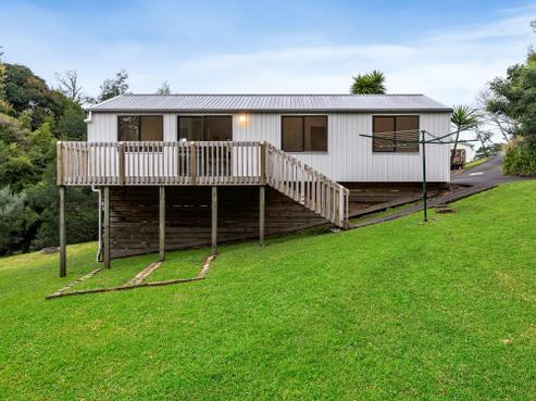 85 Fairclough Road, Beach Haven