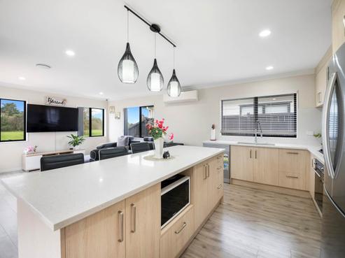 7 Silver Beech Street, Takanini