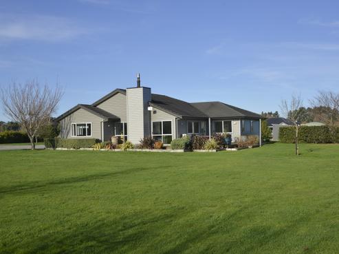 104E Mannings Road, Carterton
