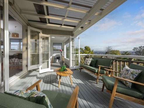 2 Deane Avenue, Titirangi