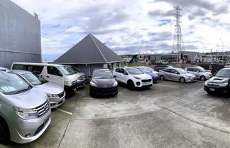 High-Profile Corner Site | 325m2 + 550m2