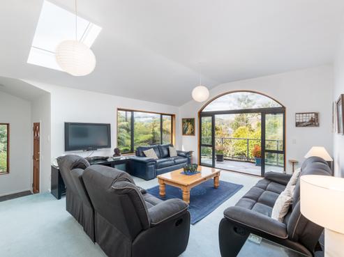 347 Main Road North, Brown Owl