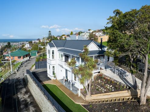 2 Carson Street, Mornington