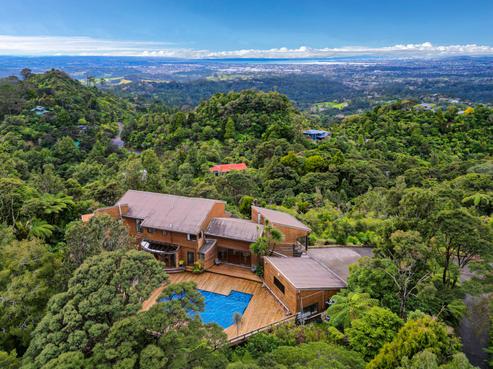 922 West Coast Road, Waiatarua