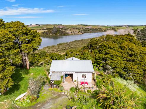 227 Mountain Road, Maungaturoto