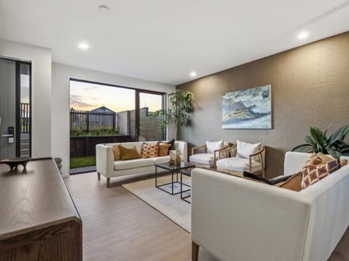 53 Bearing Parade, Long Bay