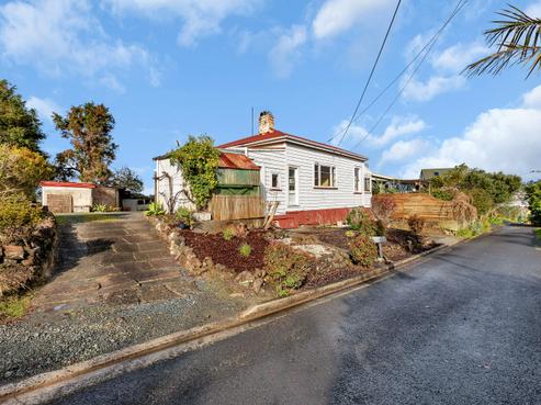 5 The Bluff, Riverside
