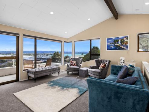 8 Denholm Road, Napier Hill