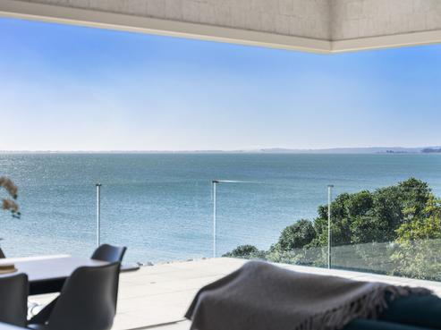 16 Crispe Road, Clarks Beach