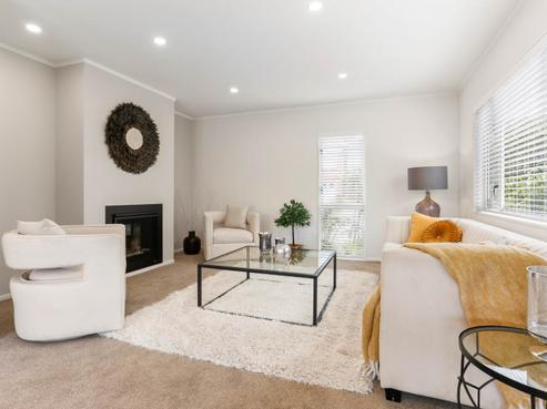 2/17 Tawhiri Road, One Tree Hill