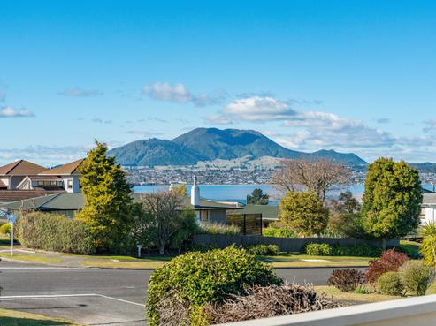 4 Silich Street, Acacia Bay