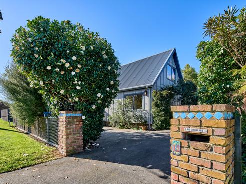 13A Dale Road, Raumati South