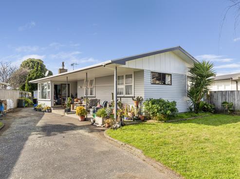 19 Mazengarb Road, Paraparaumu Beach