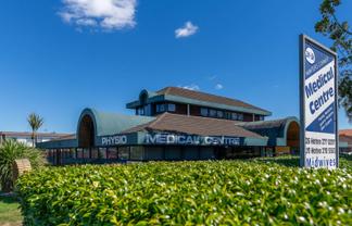 SPACIOUS CENTRAL PAPATOETOE LOCATION
