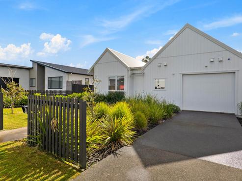 38C Taikura Avenue, Red Beach