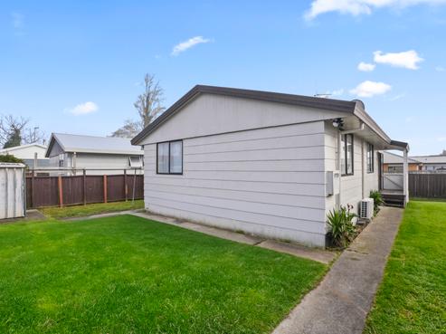 10B Saxbys Road, Deanwell