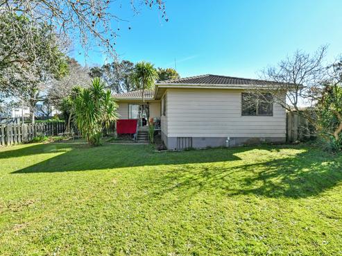 6 Redcrest Avenue, Red Hill