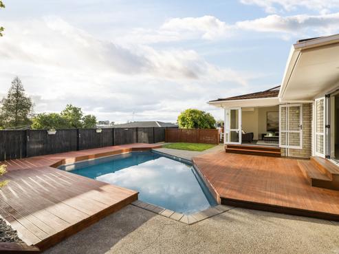 52 Macdonald Road, Glenview