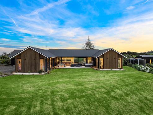 123 Creamery Road, Pollok
