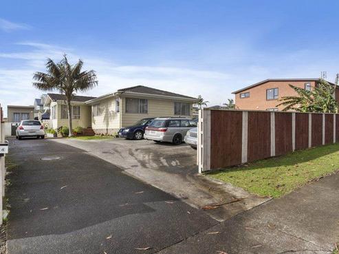 384 Roscommon Road, Clendon Park