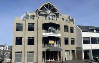 Modern 300 sqm office suite, city views.