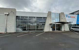 Industrial Showroom with Exposure