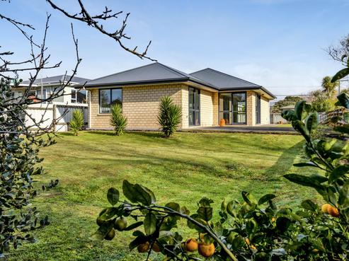 8 Gladstone Street, Hawera