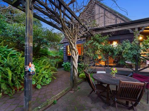 25 Puriri Road, Waikanae