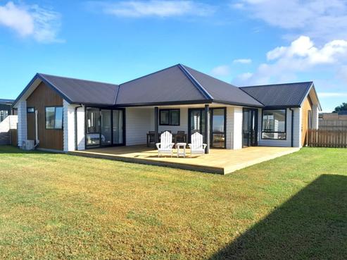 126 Ngaio Drive, Matarangi