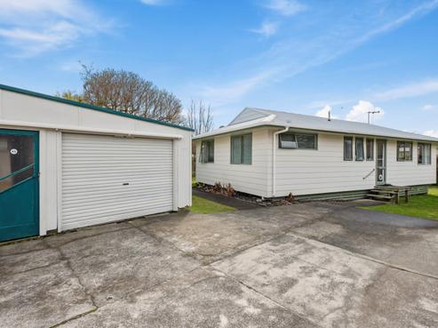 2A Werrina Crescent, Mangakakahi