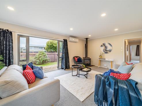 196 California Drive, Totara Park