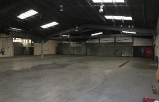 Big and Basic - Warehouse with Office 