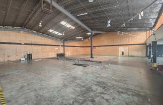 Warehouse and Showroom on Prosser