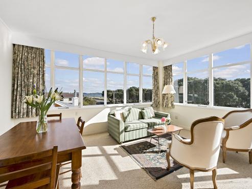2/33D Rimu Street, Eastbourne