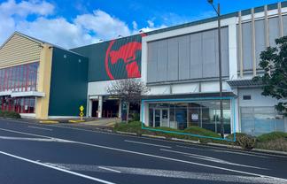 Road Front Retail central of Westgate