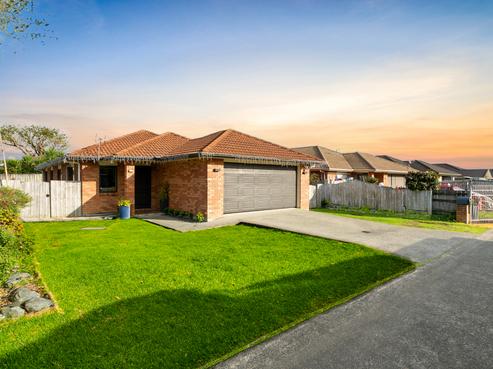 8 Maadi Place, Papakura