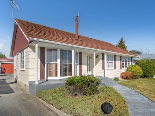 5 Fisher Place, Carterton