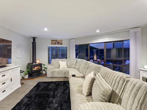 37 Realm Drive, Paraparaumu