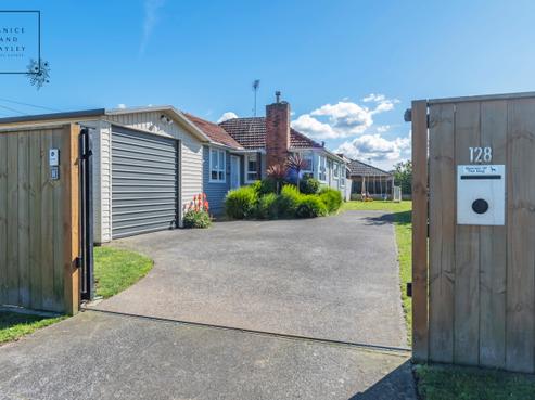 128 Old Wairoa Road, Papakura